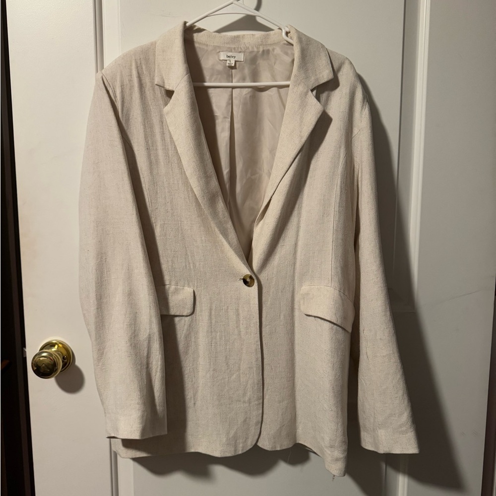 Buckle Blazer - Picture 6 of 7